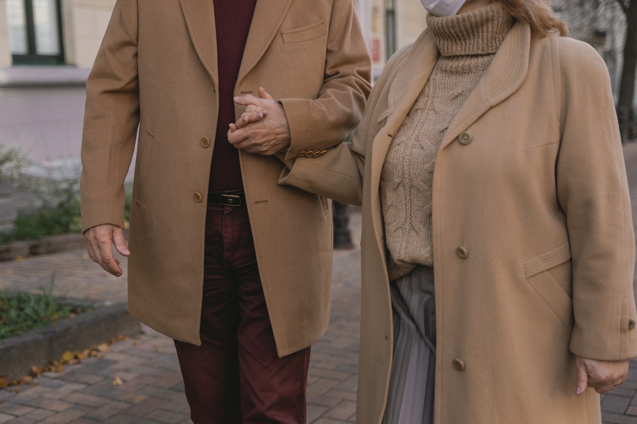 Os principais cuidados com idosos no inverno